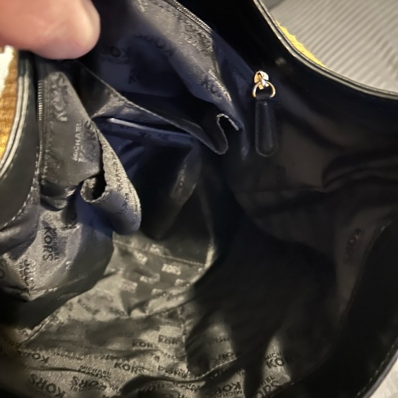 Michael Kors , soft leather, woven shoulder bag. - Picture 10 of 14